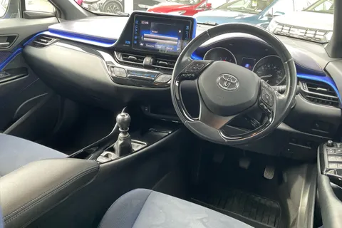 WV67ZZM Toyota C-HR 1.2T Dynamic 5dr Thumbnail #38