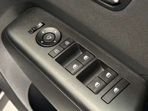 DN75XSA Hyundai Kona 1.6 Hybrid 138 N Line 5dr DCT Thumbnail #19