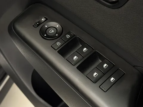 EF25LZN Hyundai Kona 1.6 Hybrid 129 N Line 5dr DCT Thumbnail #18