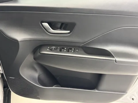 EA25XNO Hyundai Kona 1.6 Hybrid 129 Ultimate 5dr DCT Thumbnail #18