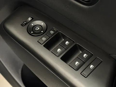 EA25XNO Hyundai Kona 1.6 Hybrid 129 Ultimate 5dr DCT Thumbnail #19