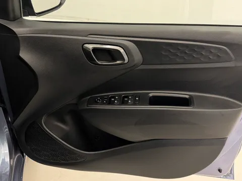 EX25BVJ Hyundai i10 1.0 [63] Premium 5dr Auto [Nav] Thumbnail #17