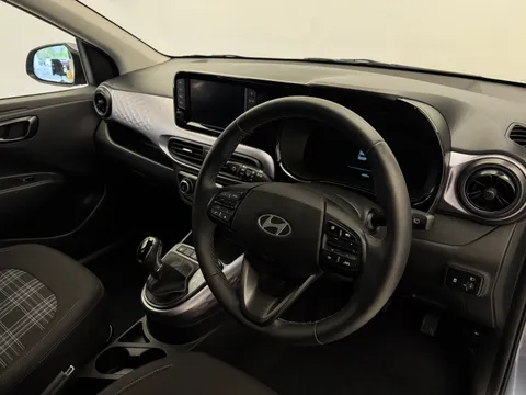 EX25BVJ Hyundai i10 1.0 [63] Premium 5dr Auto [Nav] Thumbnail #19