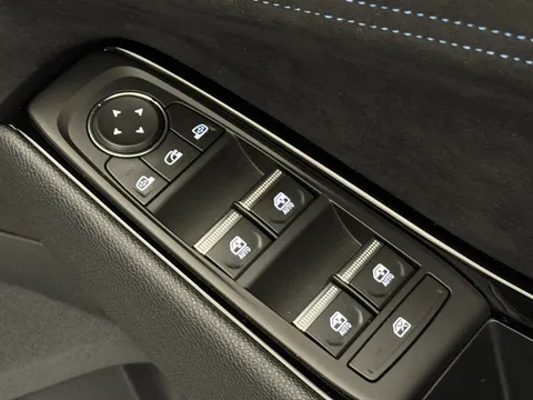 BN75TJY Renault Austral E-Tech Full Hybrid Techno Esprit Alpine 5dr Auto Thumbnail #18