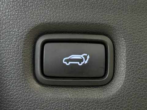 12 of 43 for Hyundai Santa Fe 1.6 TGDi Plug-in Hybrid Premium 5dr 4WD Auto