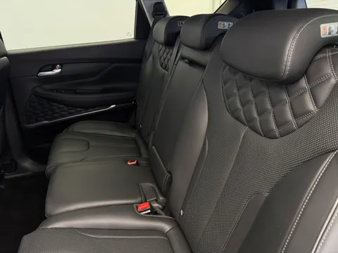 13 of 43 for Hyundai Santa Fe 1.6 TGDi Plug-in Hybrid Premium 5dr 4WD Auto