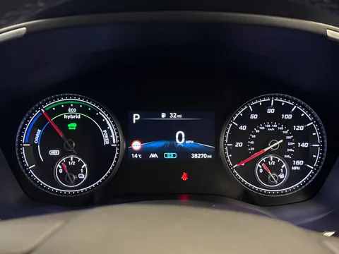 34 of 43 for Hyundai Santa Fe 1.6 TGDi Plug-in Hybrid Premium 5dr 4WD Auto