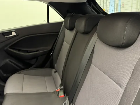 DX20YYM Hyundai i20 1.2 MPi Play 5dr Thumbnail #11