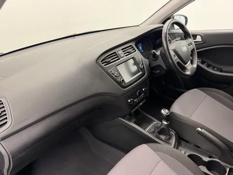 DX20YYM Hyundai i20 1.2 MPi Play 5dr Thumbnail #12