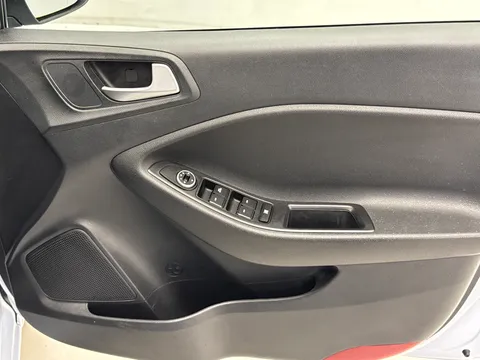 DX20YYM Hyundai i20 1.2 MPi Play 5dr Thumbnail #17