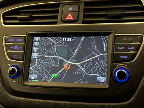 DX20YYM Hyundai i20 1.2 MPi Play 5dr Thumbnail #24