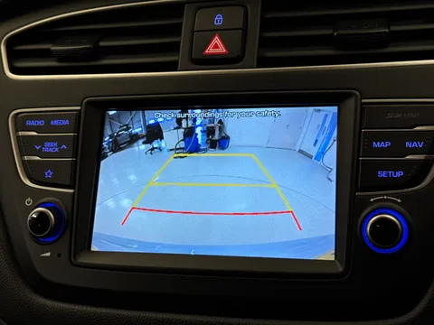 DX20YYM Hyundai i20 1.2 MPi Play 5dr Thumbnail #25