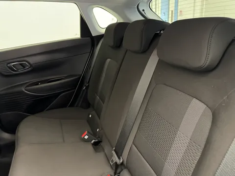 EA25YXW Hyundai i20 1.0T GDi Premium 5dr DCT Thumbnail #11