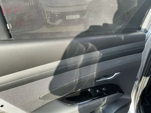 DY74BYX Hyundai Tucson 1.6T Hybrid Ultimate 5dr Auto Thumbnail #21