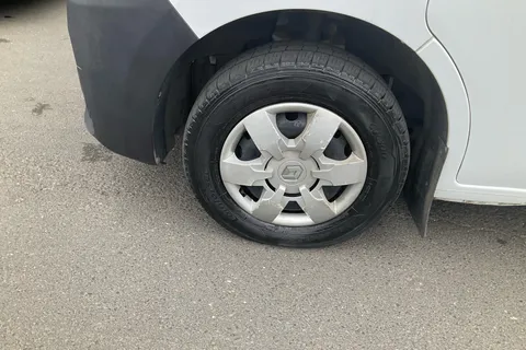 HN23JUJ Renault Master LM35dCi 135 Business+ Medium Roof Van Thumbnail #5