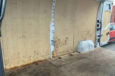 HN23JUJ Renault Master LM35dCi 135 Business+ Medium Roof Van Thumbnail #15