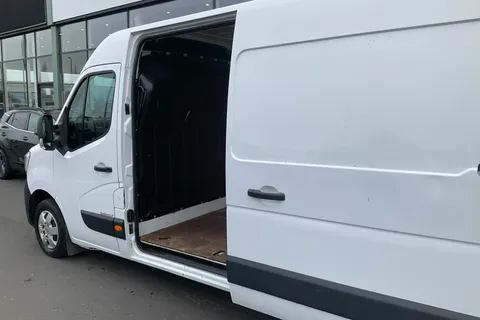 HN23JUJ Renault Master LM35dCi 135 Business+ Medium Roof Van Thumbnail #16