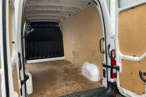 HN23JUJ Renault Master LM35dCi 135 Business+ Medium Roof Van Thumbnail #17