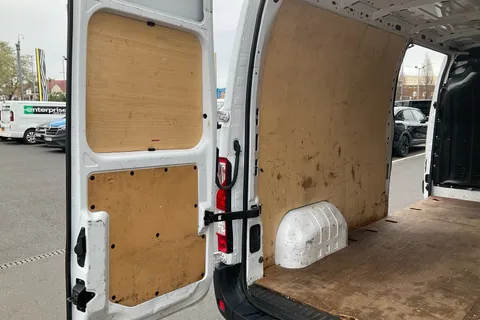 HN23JUJ Renault Master LM35dCi 135 Business+ Medium Roof Van Thumbnail #18