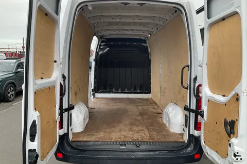 HN23JUJ Renault Master LM35dCi 135 Business+ Medium Roof Van Thumbnail #19