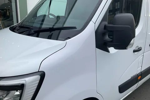 HN23JUJ Renault Master LM35dCi 135 Business+ Medium Roof Van Thumbnail #23
