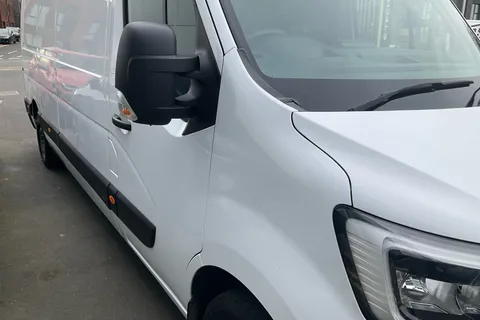 HN23JUJ Renault Master LM35dCi 135 Business+ Medium Roof Van Thumbnail #27