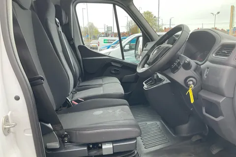 HN23JUJ Renault Master LM35dCi 135 Business+ Medium Roof Van Thumbnail #31