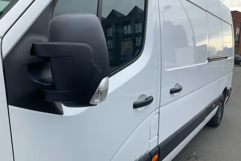 HN23JUJ Renault Master LM35dCi 135 Business+ Medium Roof Van Thumbnail #32