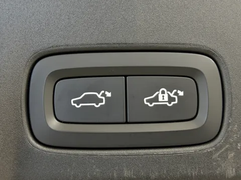 DT25LCX Volvo V90 2.0 T6 [350] PHEV Plus Dark 5dr AWD Auto Thumbnail #32