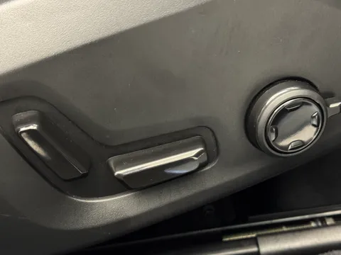 DT25LCX Volvo V90 2.0 T6 [350] PHEV Plus Dark 5dr AWD Auto Thumbnail #20