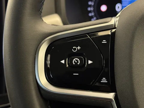 DT25LCX Volvo V90 2.0 T6 [350] PHEV Plus Dark 5dr AWD Auto Thumbnail #21