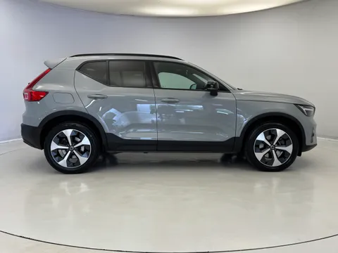 DN73TXB Volvo XC40 2.0 B4P Ultimate Dark 5dr Auto Thumbnail #5