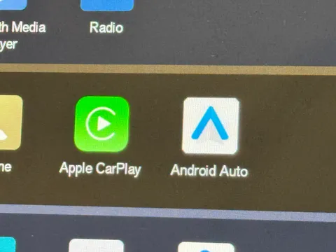 DN73TXB Volvo XC40 2.0 B4P Ultimate Dark 5dr Auto Thumbnail #26