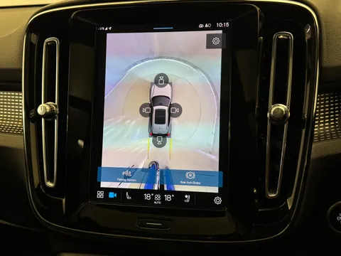 DN73TXB Volvo XC40 2.0 B4P Ultimate Dark 5dr Auto Thumbnail #27