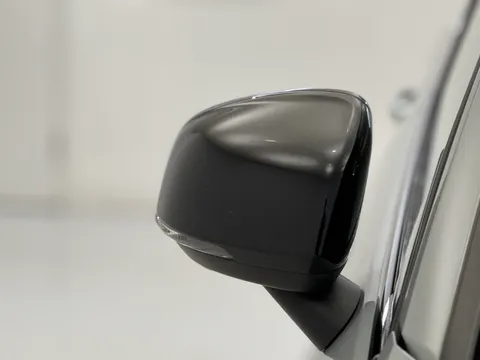 DN73TXB Volvo XC40 2.0 B4P Ultimate Dark 5dr Auto Thumbnail #31