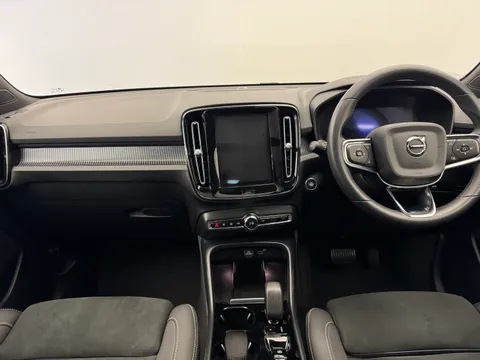 DN73TXB Volvo XC40 2.0 B4P Ultimate Dark 5dr Auto Thumbnail #10