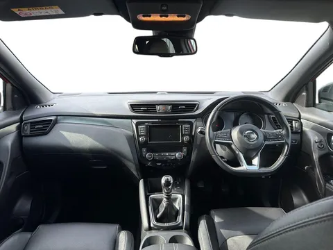 DX70YLN Nissan Qashqai 1.3 DiG-T N-Tec 5dr Thumbnail #12