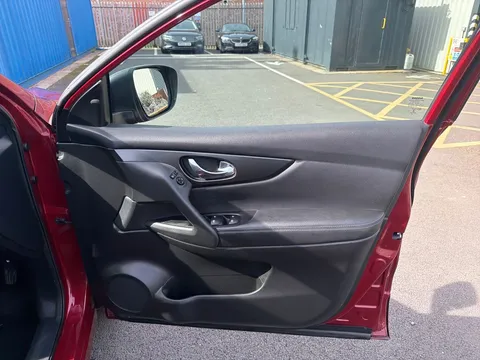 DX70YLN Nissan Qashqai 1.3 DiG-T N-Tec 5dr Thumbnail #18