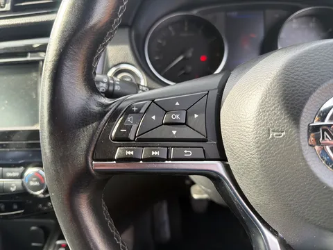 DX70YLN Nissan Qashqai 1.3 DiG-T N-Tec 5dr Thumbnail #25