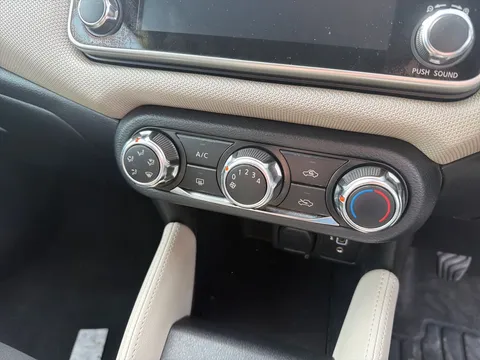 MJ69OGO Nissan Micra 1.0 IG-T 100 Acenta 5dr Thumbnail #24