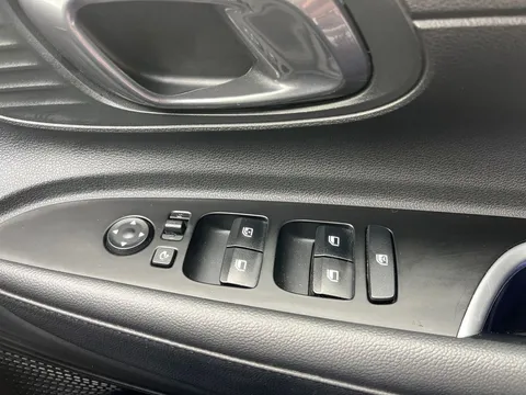 EA25TUU Hyundai i20 1.0T GDi Premium 5dr Thumbnail #19