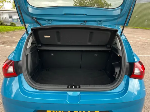 MK72NSF Hyundai i20 1.0T GDi 48V MHD Premium 5dr Thumbnail #16