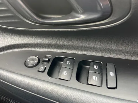 MK72NSF Hyundai i20 1.0T GDi 48V MHD Premium 5dr Thumbnail #19