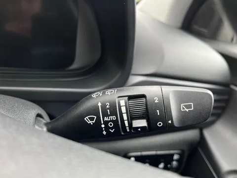 MK72NSF Hyundai i20 1.0T GDi 48V MHD Premium 5dr Thumbnail #21