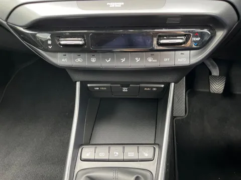 MK72NSF Hyundai i20 1.0T GDi 48V MHD Premium 5dr Thumbnail #34