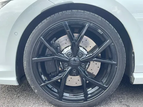 BG25OYK Volkswagen Golf 2.0 TSI 333 R Black Edition 4Motion 5dr DSG Thumbnail #4