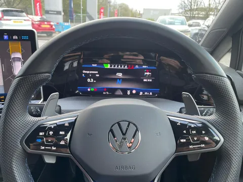 BG25OYK Volkswagen Golf 2.0 TSI 333 R Black Edition 4Motion 5dr DSG Thumbnail #12