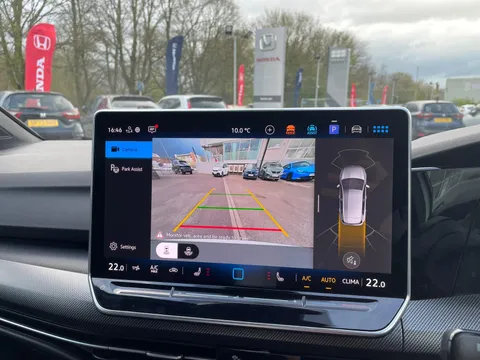 BG25OYK Volkswagen Golf 2.0 TSI 333 R Black Edition 4Motion 5dr DSG Thumbnail #13