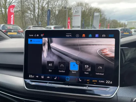 BG25OYK Volkswagen Golf 2.0 TSI 333 R Black Edition 4Motion 5dr DSG Thumbnail #9