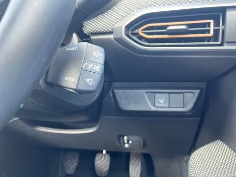 BN73ZWM Dacia Sandero Stepway 1.0 TCe Expression 5dr Thumbnail #33